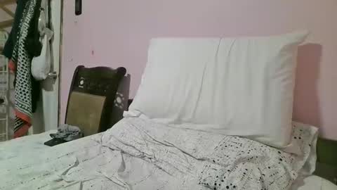 Snapshot of tezeria chatting on 12.04.25 Tezeex online show from 12.04.25