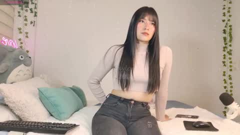 Snapshot of thaeltaylor chatting on 10.02.25  Thael online show from 10.02.25