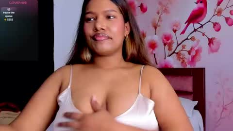 Snapshot of thais_waldrof chatting on 06.26.26 Andreina online show from 06.26.26