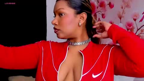 Snapshot of thais_waldrof chatting on 07.18.26 Andreina online show from 07.18.26