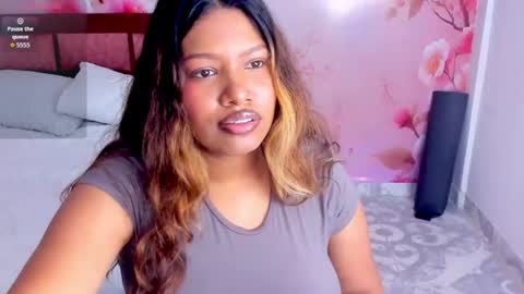Snapshot of thais_waldrof chatting on 07.23.26 Andreina online show from 07.23.26