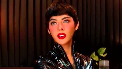 Thalia Saint online show from 02.01.25