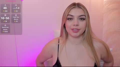 Snapshot of thaliafox_ chatting on 03.05.25 Thalia online show from 03.05.25