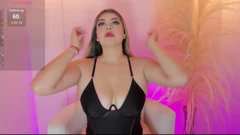 Snapshot of thaliafox_ chatting on 09.30.25 Thalia online show from 09.30.25