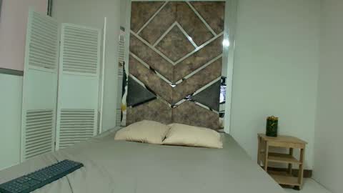 Snapshot of thamara_angells chatting on 09.16.25 Thamara online show from 09.16.25