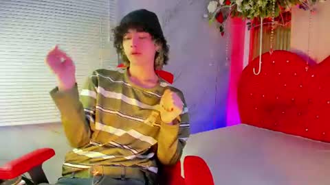 Snapshot of thanier_18 chatting on 06.19.26 thanier_18 online show from 06.19.26
