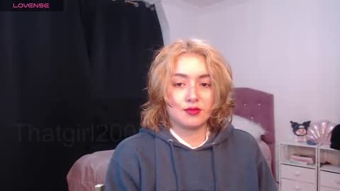 Snapshot of thatgirl2003 chatting on 09.22.25   online show from 09.22.25