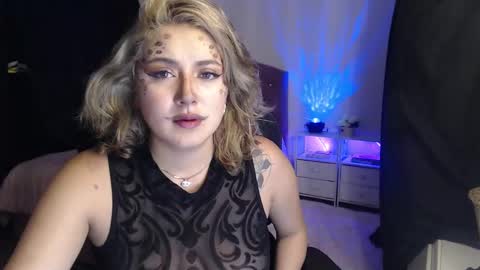 Snapshot of thatgirl2003 chatting on 10.04.25   online show from 10.04.25