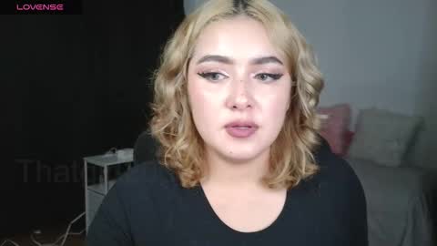 Snapshot of thatgirl2003 chatting on 10.16.25   online show from 10.16.25