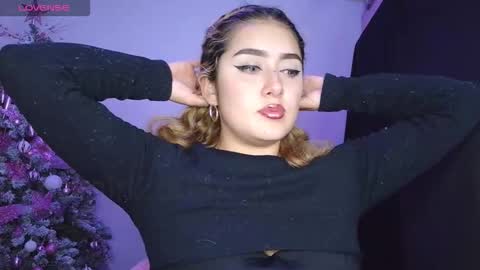 Snapshot of thatgirl2003 chatting on 12.18.25 online show from 12.18.25