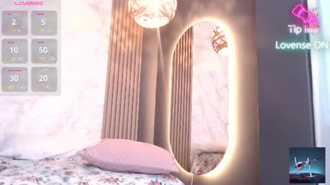 Snapshot of thayssa_ross chatting on 07.22.26 THAYSSA ROSS online show from 07.22.26
