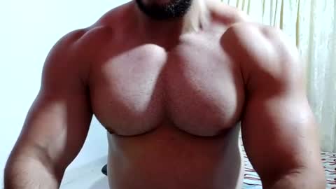 Snapshot of the_beastmuscle chatting on 06.30.26 beast online show from 06.30.26