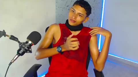 Snapshot of the_crack71 chatting on 09.30.25 Sean OPry   online show from 09.30.25