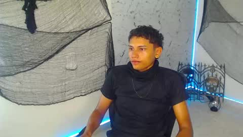 Snapshot of the_crack71 chatting on 10.03.25 Sean OPry   online show from 10.03.25