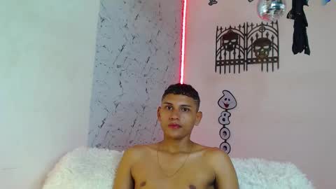 Snapshot of the_crack71 chatting on 10.13.25 Sean OPry   online show from 10.13.25