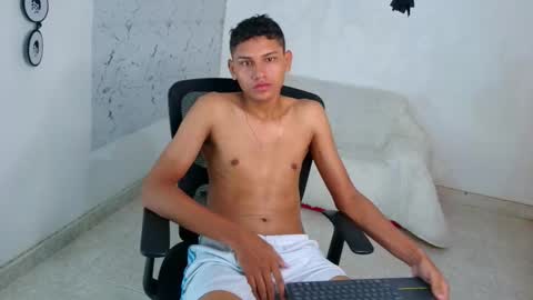 Snapshot of the_crack71 chatting on 10.21.25 Sean OPry   online show from 10.21.25