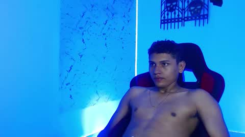 Snapshot of the_crack71 chatting on 10.29.25 Sean OPry   online show from 10.29.25