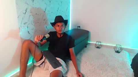 Snapshot of the_crack71 chatting on 11.14.25 Sean OPry online show from 11.14.25