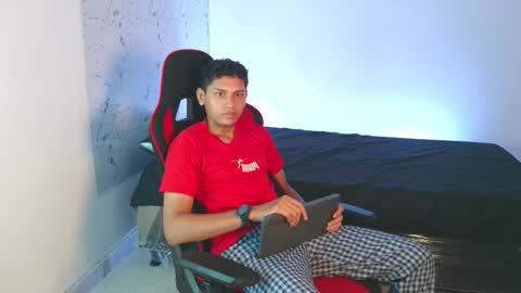 Snapshot of the_crack71 chatting on 11.16.25 Sean OPry online show from 11.16.25