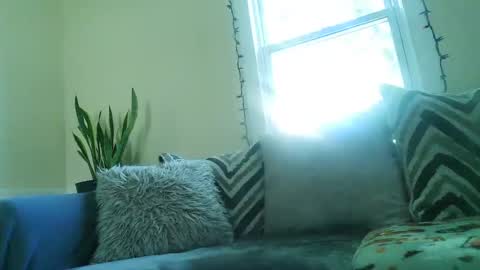 Snapshot of the_cream_team_va chatting on 10.20.25 The Cream Team VA online show from 10.20.25