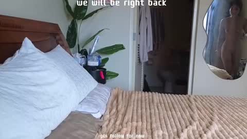 Snapshot of the_emmarouge chatting on 11.21.25 the_emmarouge online show from 11.21.25