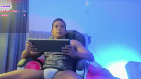 Snapshot of the_franka_men chatting on 11.12.25 carlos online show from 11.12.25