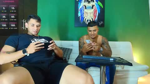 SCOTT  THEO  KAMERON  GENDERSON online show from 11.12.25