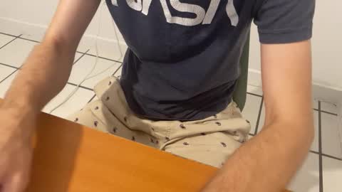 Snapshot of the_happy_hubby chatting on 12.14.24 the_happy_hubby online show from 12.14.24