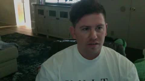 Snapshot of the_hundreds chatting on 10.30.25 the_hundreds online show from 10.30.25