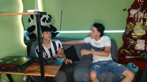 Snapshot of the_muderer chatting on 11.26.25 murderer online show from 11.26.25