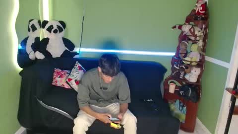 Snapshot of the_muderer chatting on 12.05.25 murderer online show from 12.05.25