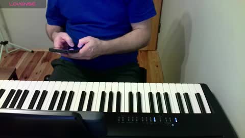 Stephan 34  Cassandra 25 online show from 03.01.26