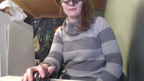 Snapshot of the_prettywondder chatting on 02.05.25 Ekye online show from 02.05.25