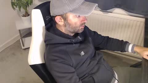 Snapshot of the_sensual_masturwait chatting on 10.03.25 the_sensual_masturwait online show from 10.03.25