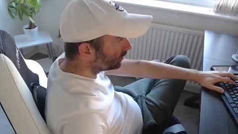 Snapshot of the_sensual_masturwait chatting on 10.06.25 the_sensual_masturwait online show from 10.06.25