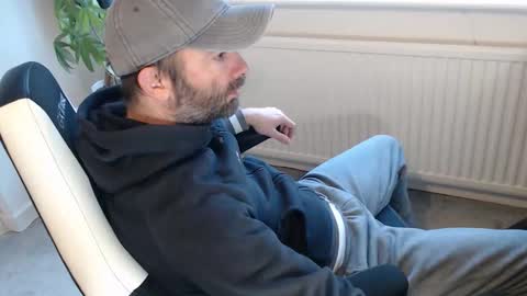 Snapshot of the_sensual_masturwait chatting on 10.13.25 the_sensual_masturwait online show from 10.13.25