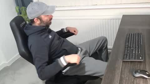 Snapshot of the_sensual_masturwait chatting on 10.18.25 the_sensual_masturwait online show from 10.18.25