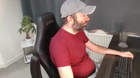 Snapshot of the_sensual_masturwait chatting on 11.17.25 the_sensual_masturwait online show from 11.17.25