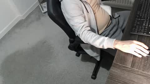 Snapshot of the_sensual_masturwait chatting on 11.20.25 the_sensual_masturwait online show from 11.20.25