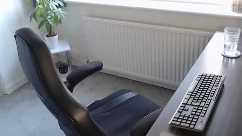 Snapshot of the_sensual_masturwait chatting on 11.23.25 the_sensual_masturwait online show from 11.23.25