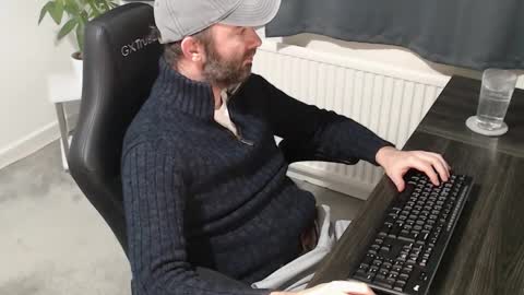 Snapshot of the_sensual_masturwait chatting on 11.24.25 the_sensual_masturwait online show from 11.24.25