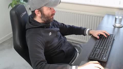 Snapshot of the_sensual_masturwait chatting on 11.26.25 the_sensual_masturwait online show from 11.26.25