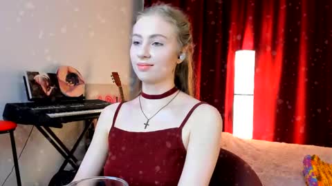 Ally    STREAMING ON TWITCH NOW Check my Twitter for updates online show from 02.22.25