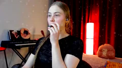 Ally    STREAMING ON TWITCH NOW Check my Twitter for updates online show from 12.03.25