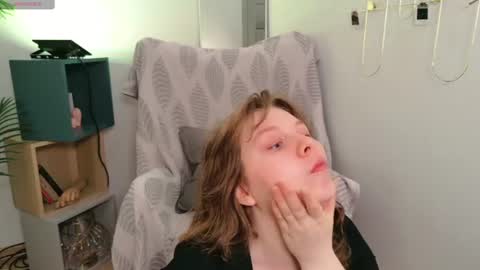 Snapshot of the_virg1n_marie chatting on 06.16.26 The Rosemarie I Wed FriSun 1 AM 9 AM EDT online show from 06.16.26