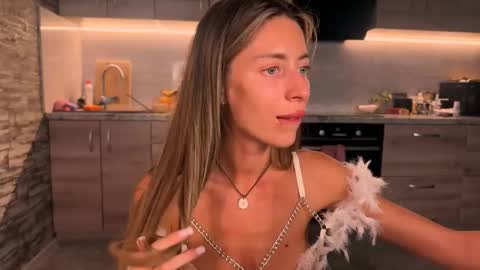 Snapshot of thearte1 chatting on 09.19.25 J online show from 09.19.25