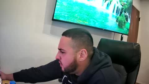 Snapshot of thebear8008 chatting on 12.04.24 The Bear online show from 12.04.24