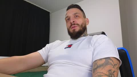 Snapshot of thebestmuscles chatting on 12.03.24 John online show from 12.03.24