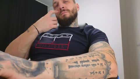 Snapshot of thebestmuscles chatting on 12.05.24 John online show from 12.05.24