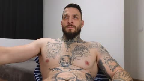 Snapshot of thebestmuscles chatting on 12.08.24 John online show from 12.08.24